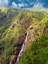 GtB National Parks in Belize with the gigantic Hidden Valley Water Fall