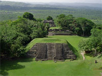 GtB Xunantunich
Structure A1. View from El Castillo