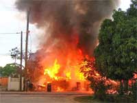 GtB Life threatening fire in Belize City 2004: How to alarm the Fire department?